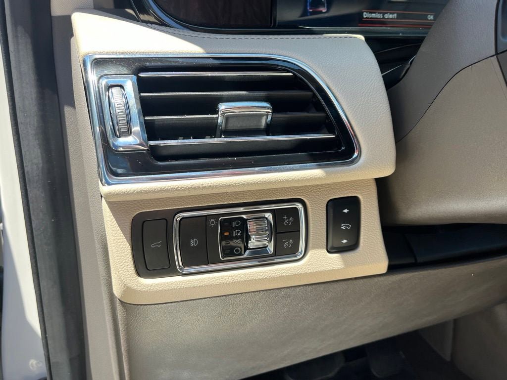 Certified 2023 Lincoln Navigator L Reserve AWD/4WD image 40