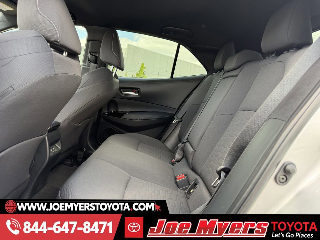 Used 2025 Toyota Corolla SE image 28