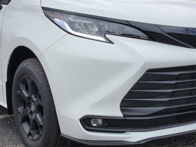 New 2026 Toyota Sienna XLE Woodland Edition image 6