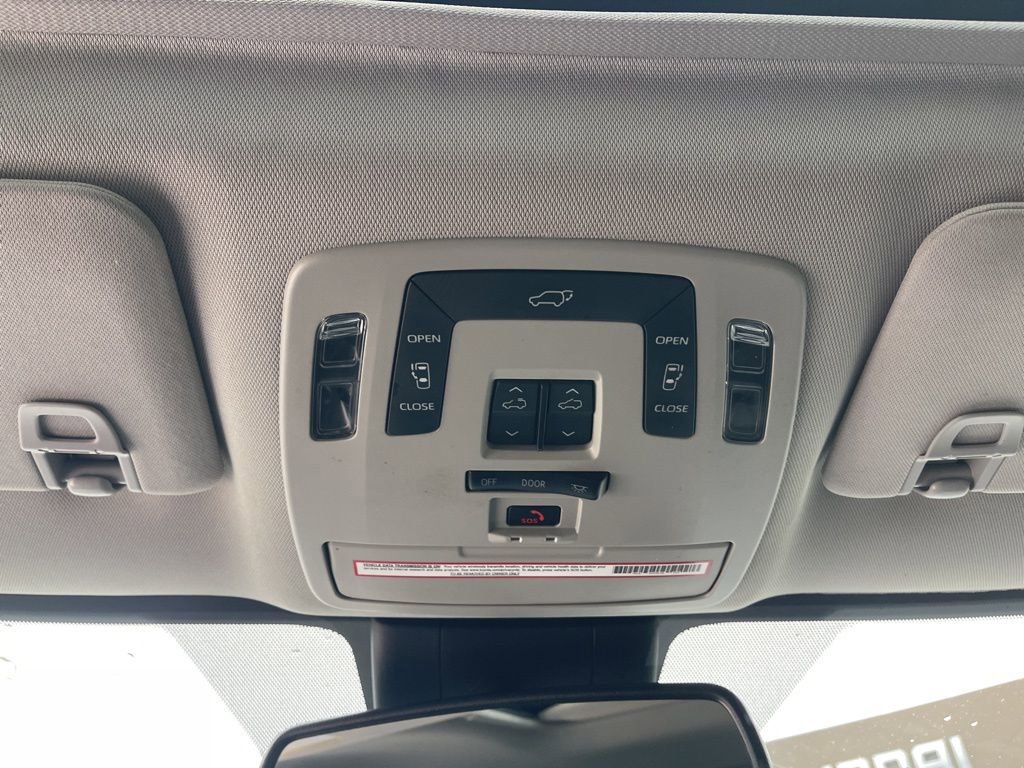 Used 2021 Toyota Sienna XLE w/ XLE Plus Package image 30