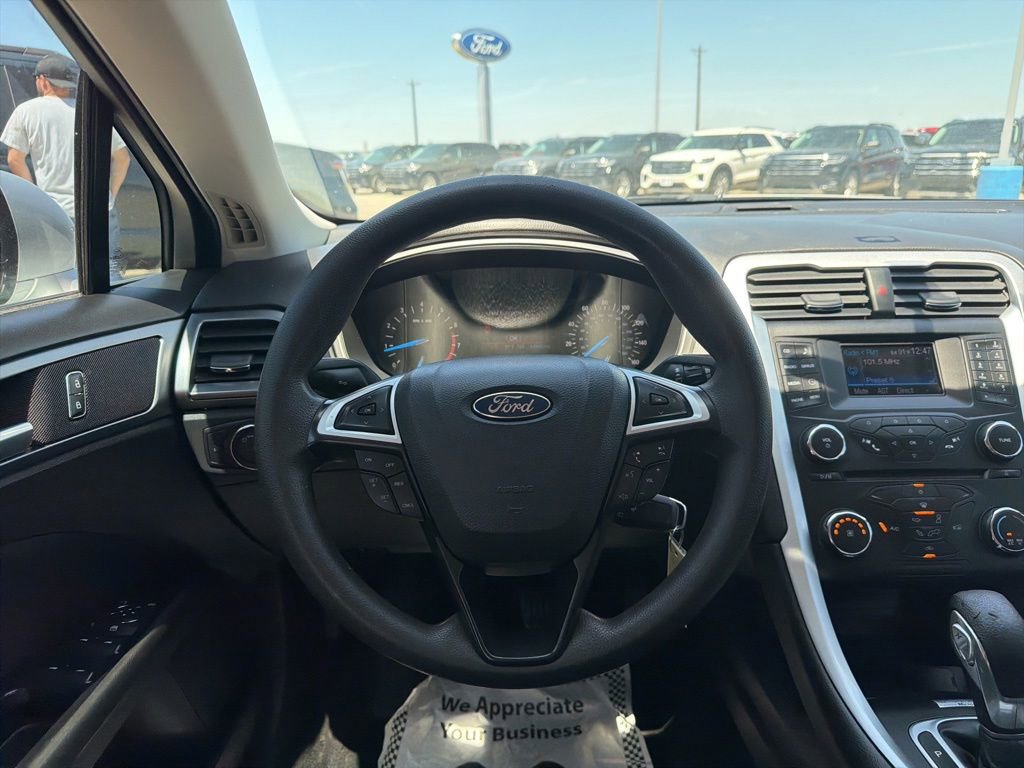 Used 2013 Ford Fusion SE FWD image 11