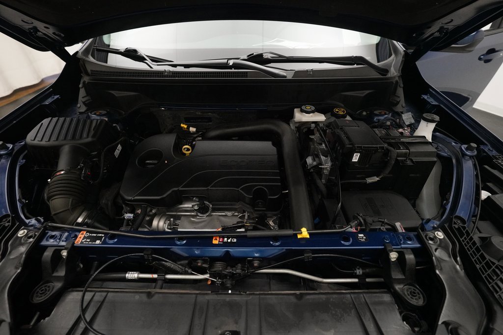 Used 2023 GMC Terrain SLE w/ Driver Convenience Package image 3