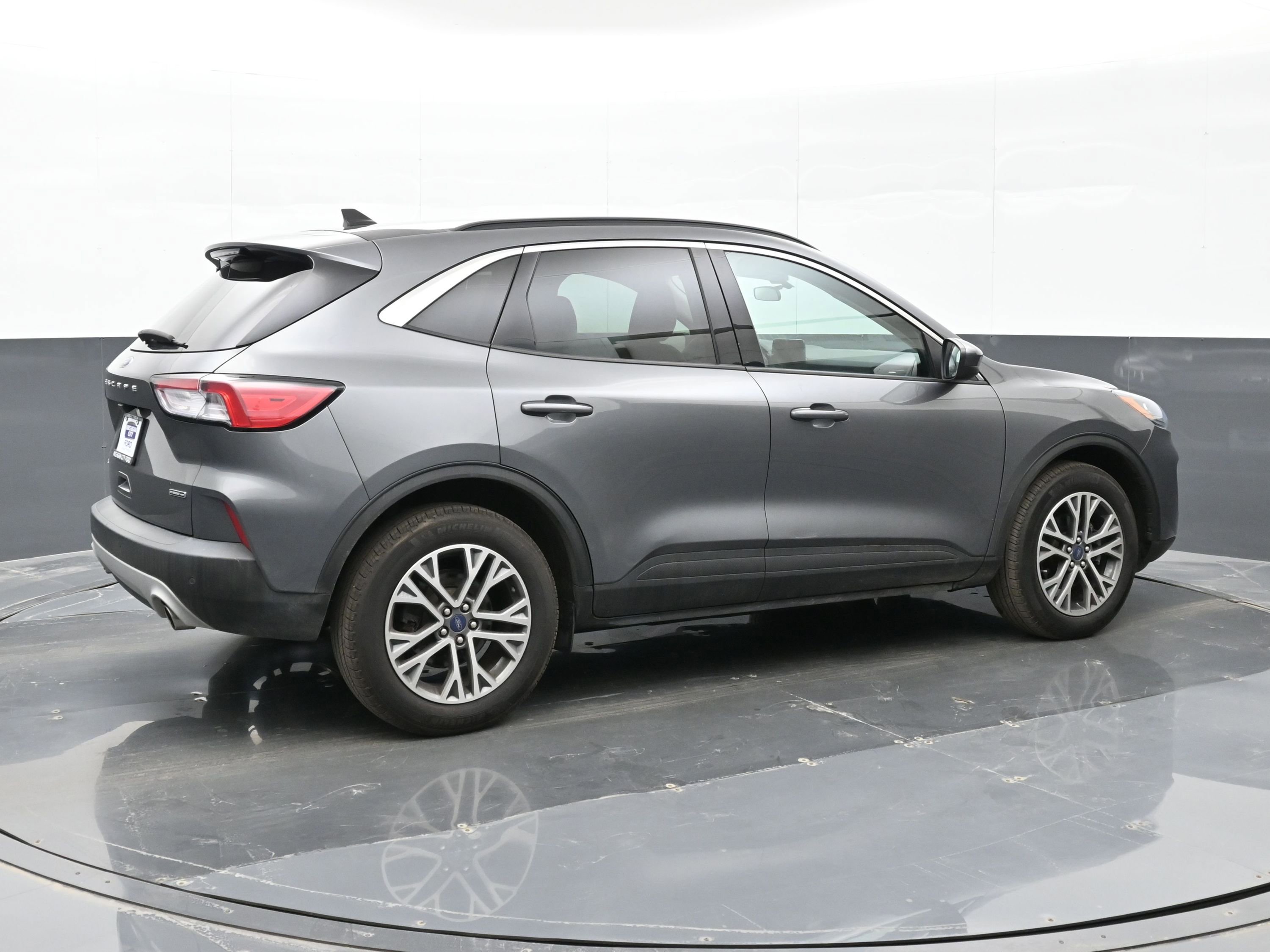 Used 2021 Ford Escape SEL image 8