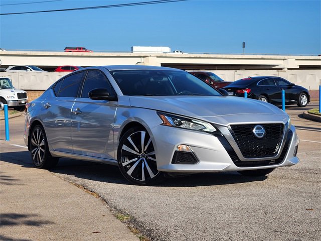 Used 2020 Nissan Altima 2.5 SR w/ Premium Package