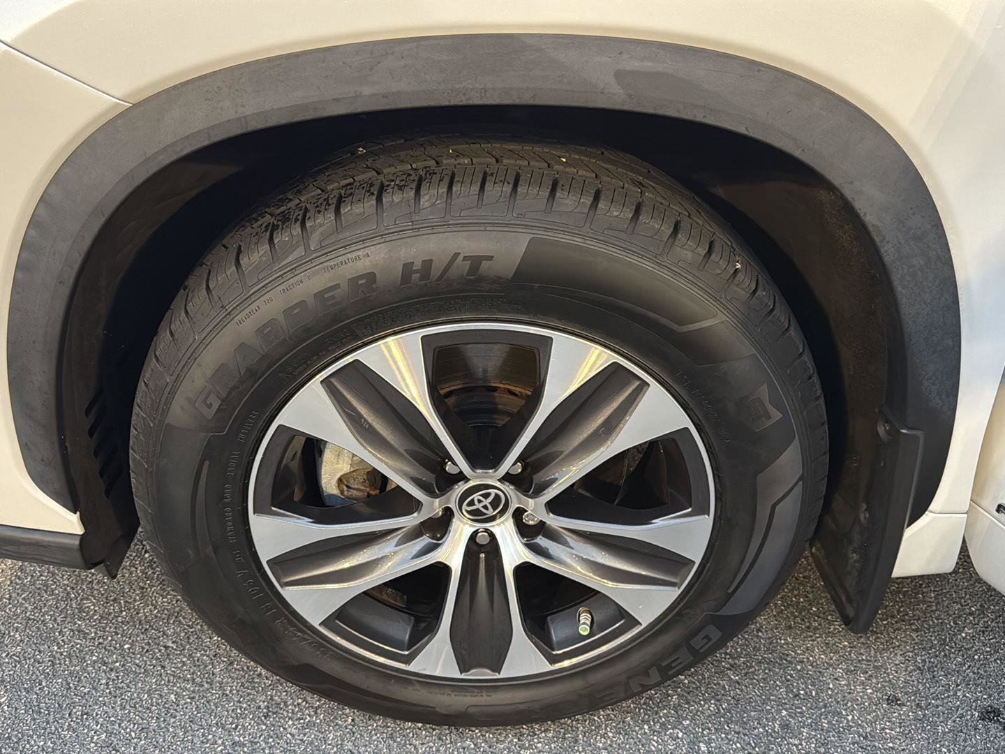 Used 2022 Toyota Highlander XLE image 33