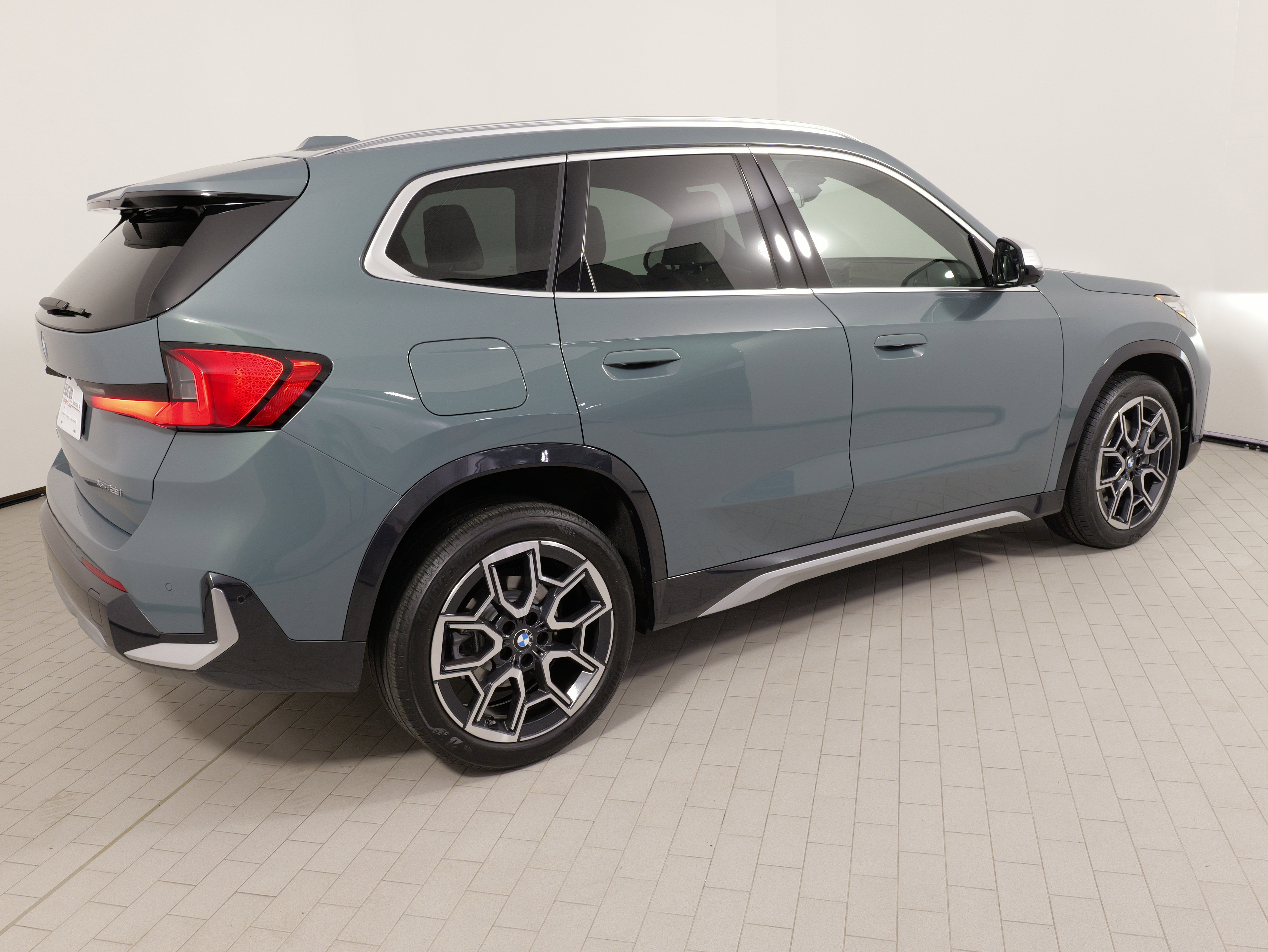 Used 2023 BMW X1 xDrive28i w/ Premium Package AWD/4WD image 12