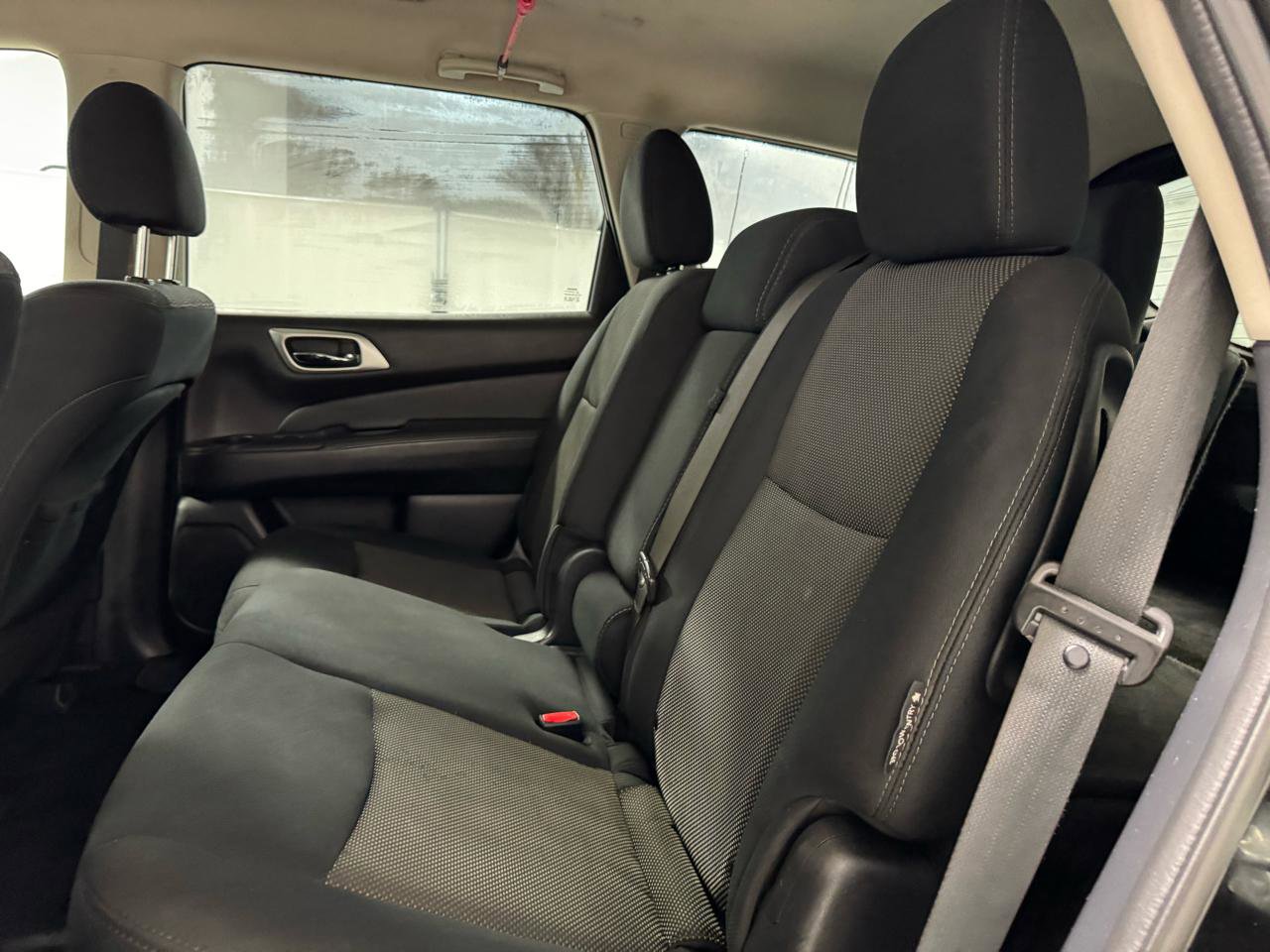Used 2019 Nissan Pathfinder SV AWD/4WD image 17
