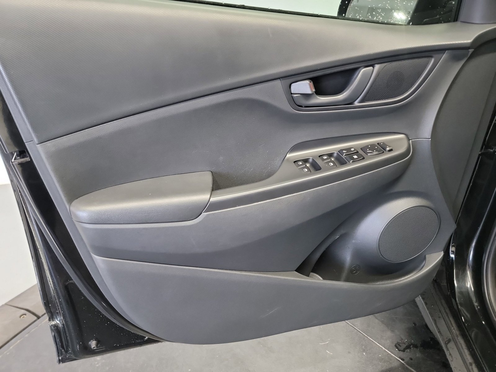Used 2022 Hyundai Kona SEL FWD image 13