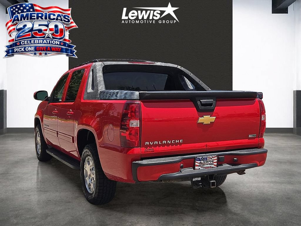 Used 2012 Chevrolet Avalanche LS AWD/4WD image 3