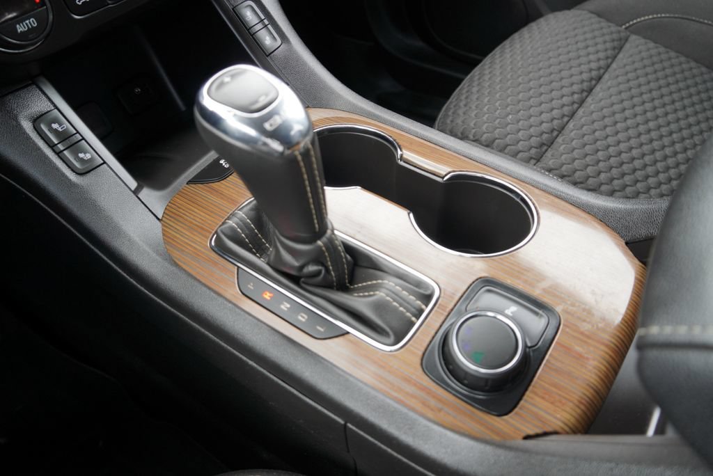 Used 2019 GMC Acadia SLE w/ Driver Alert Package I FWD image 29