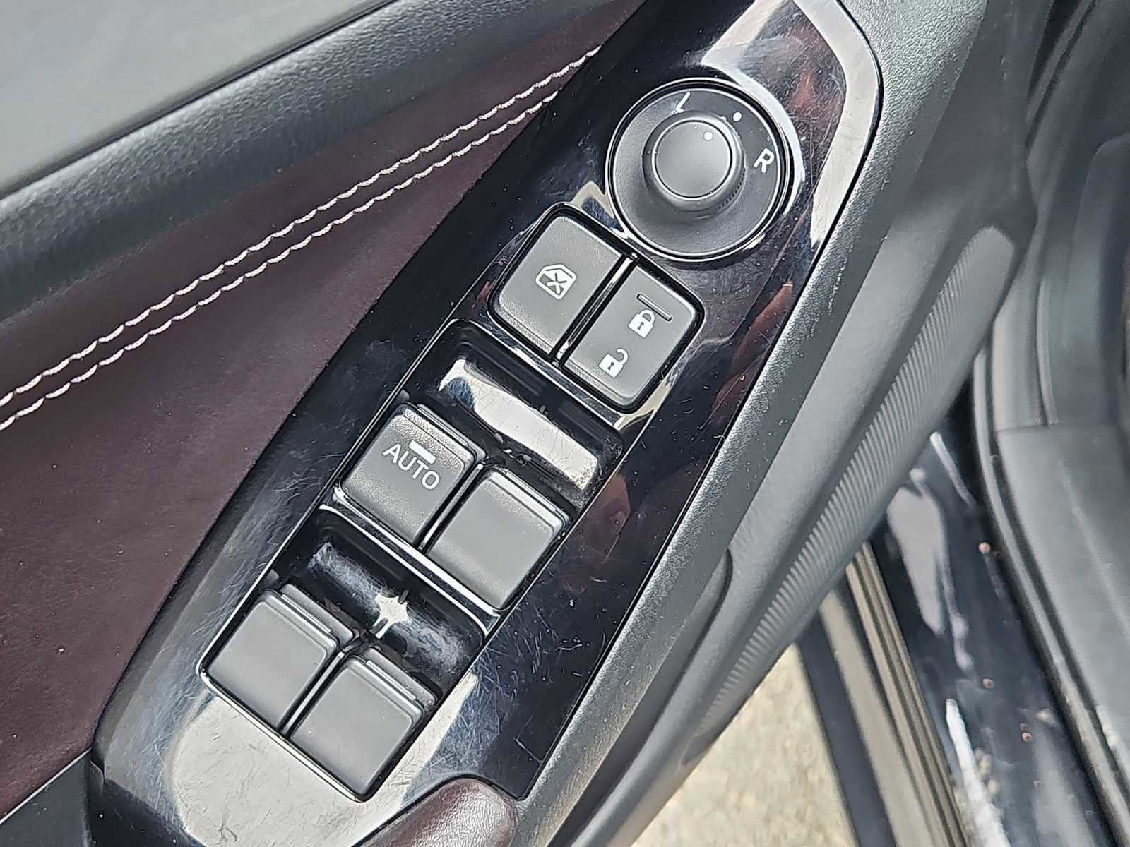 Used 2017 MAZDA MAZDA3 Touring image 23