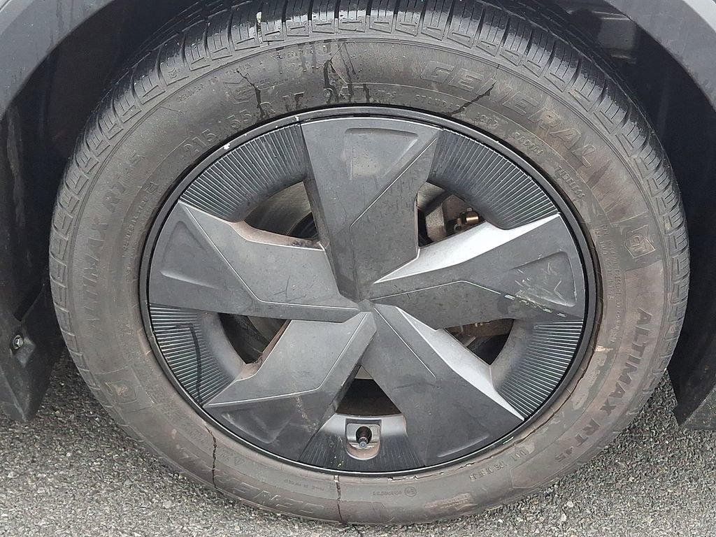 Used 2023 Toyota Prius LE image 11