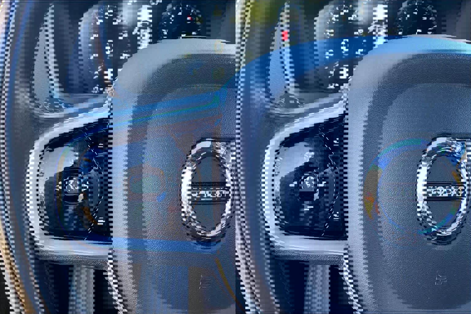 Used 2017 Volvo XC90 T6 Inscription w/ Vision Package image 23