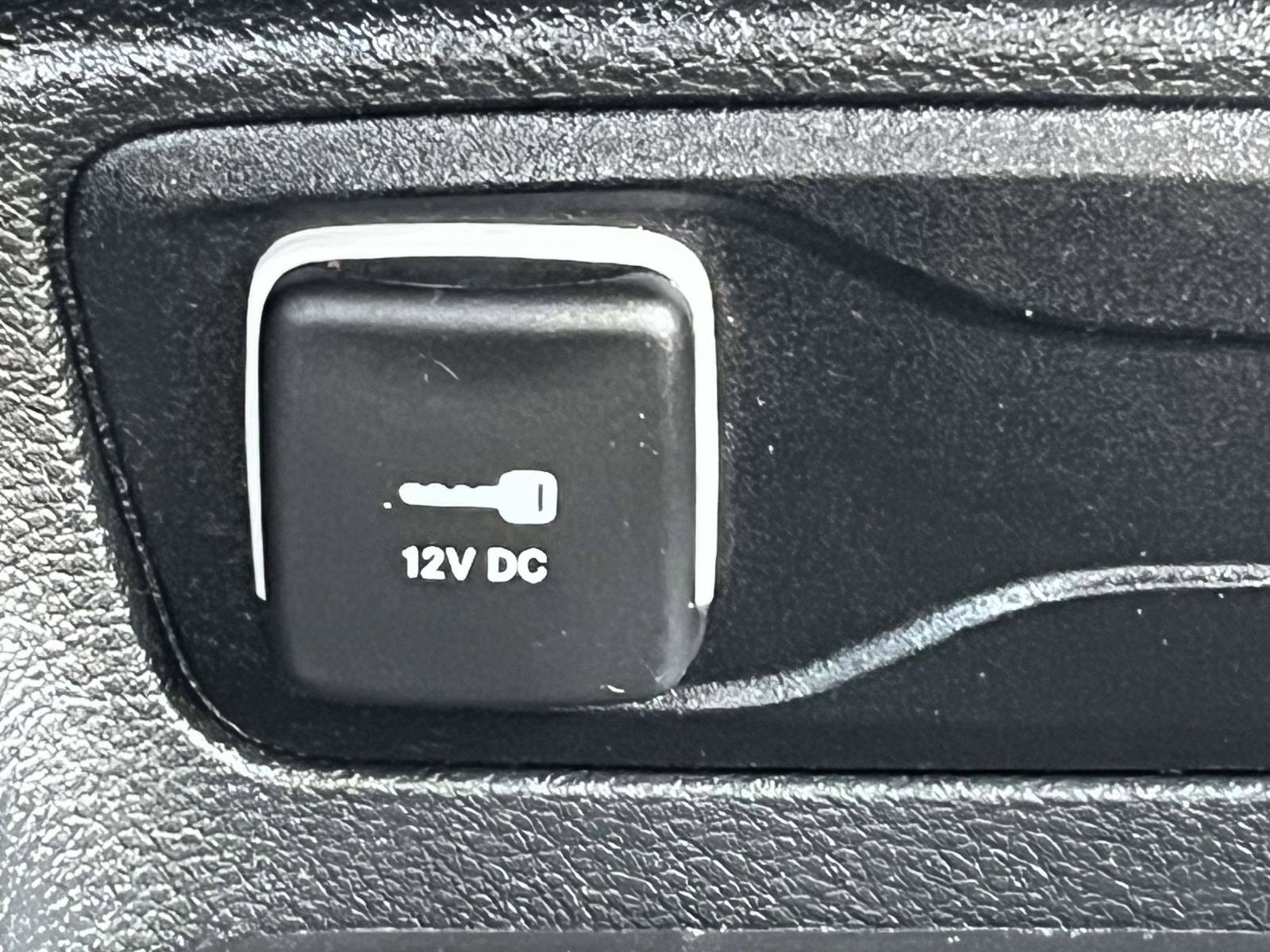 Used 2025 Chrysler Pacifica Select FWD image 18