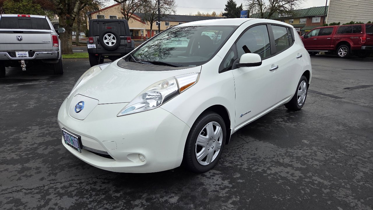 Used 2016 Nissan Leaf S w/ Charger Package image 2