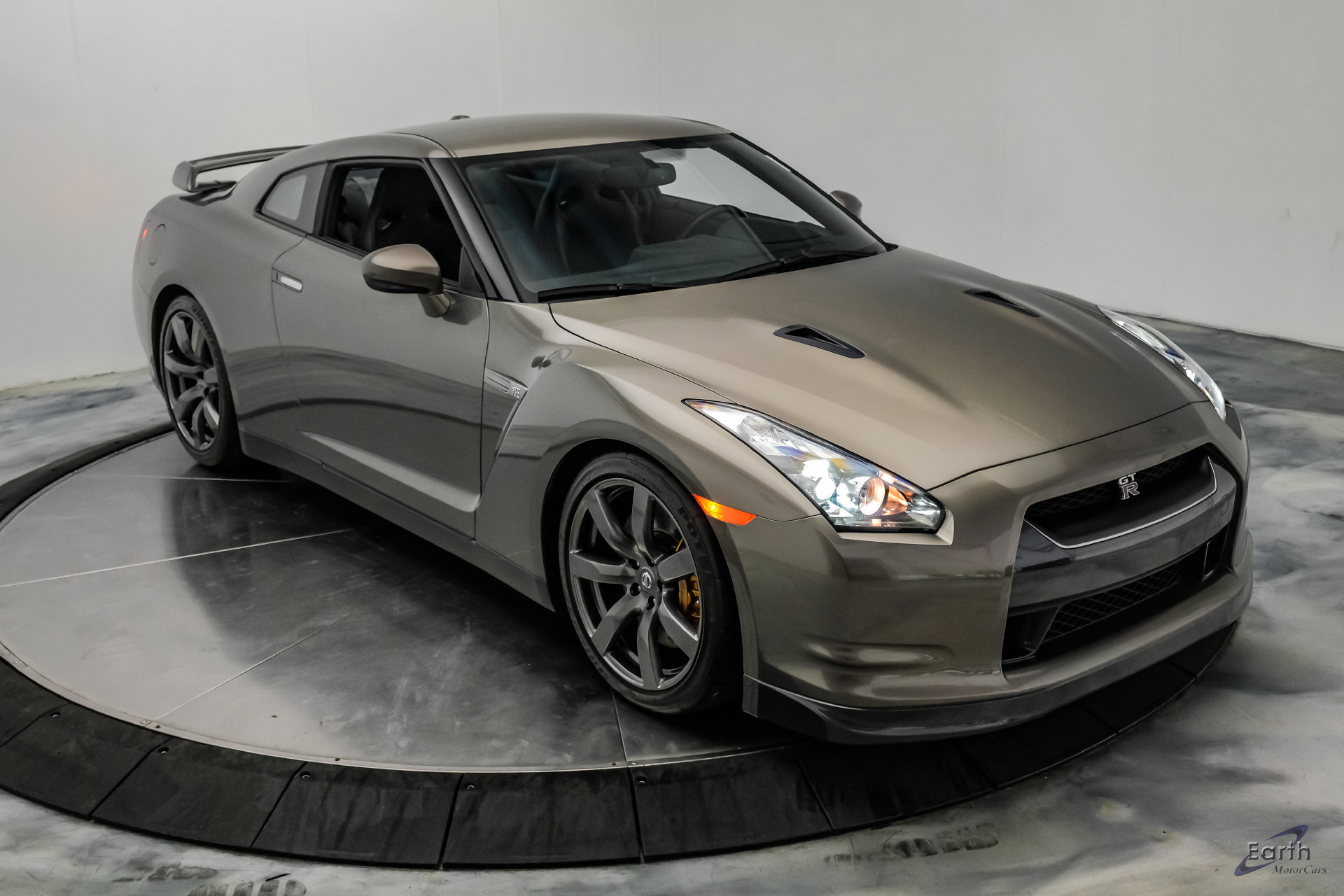Used 2009 Nissan GT-R Premium AWD/4WD image 34