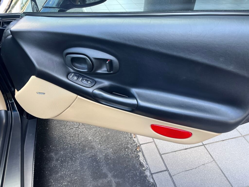 Used 1998 Chevrolet Corvette Coupe w/ Memory Pkg image 24