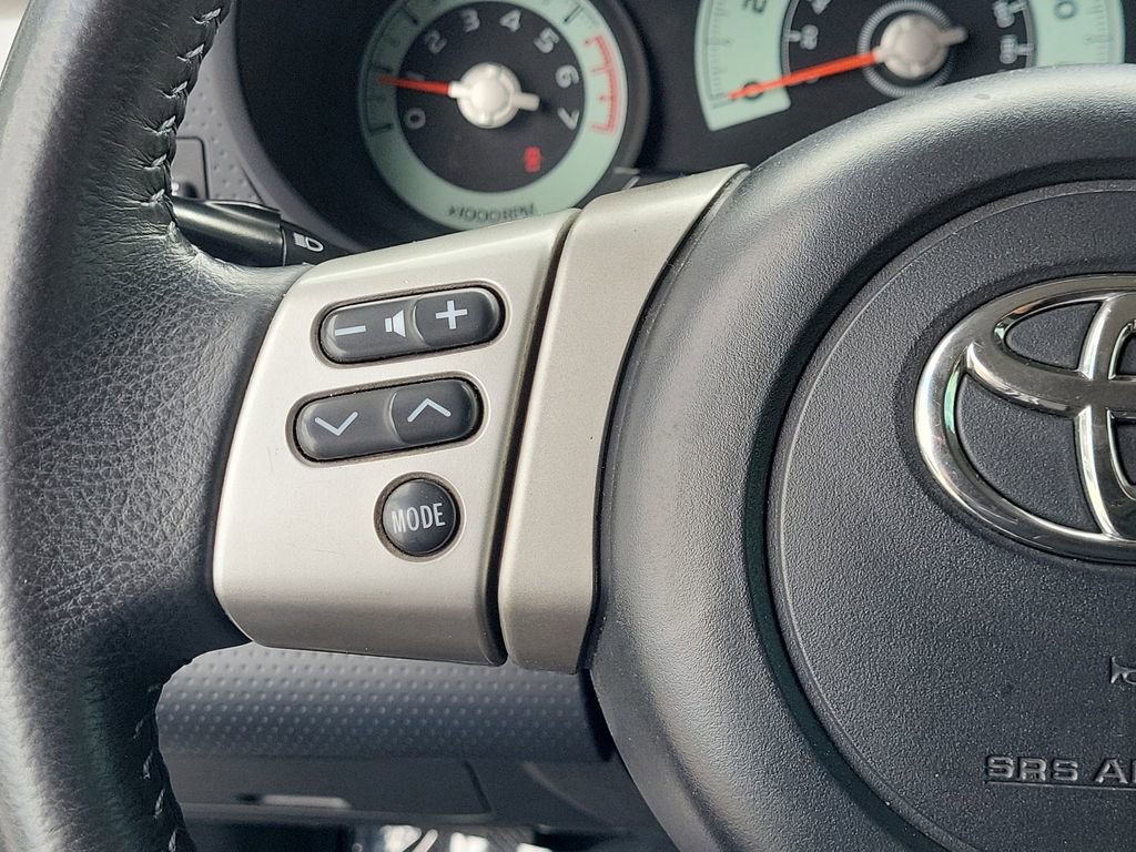 Used 2013 Toyota FJ Cruiser 4WD image 25