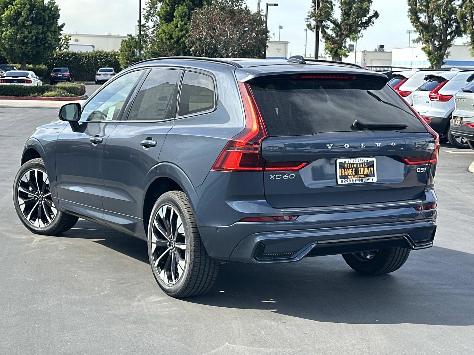 New 2026 Volvo XC60 B5 Plus w/ Climate Package AWD/4WD image 5