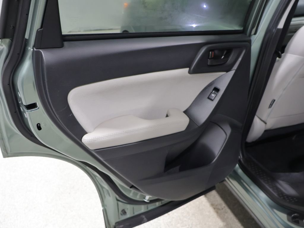 Used 2016 Subaru Forester 2.5i Premium image 19