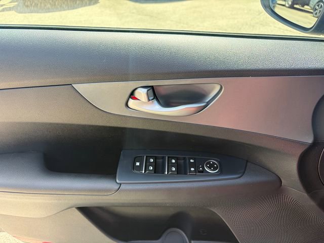 Used 2020 Kia Forte LXS FWD image 12