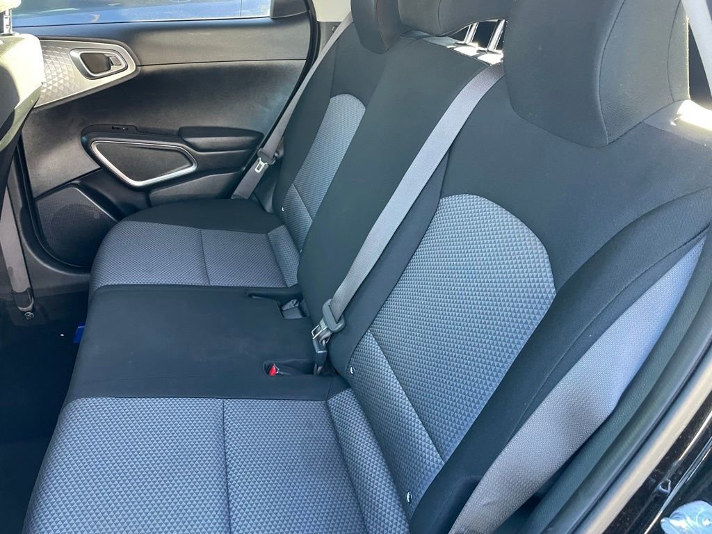 Used 2023 Kia Soul LX w/ LX Technology Package image 7