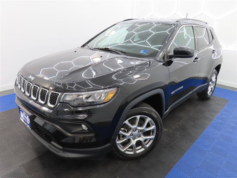 Used 2023 Jeep Compass Latitude AWD/4WD image 4