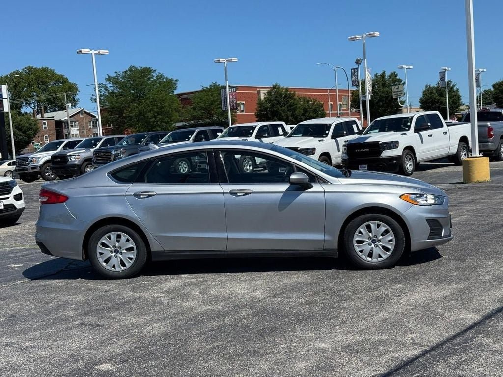 Used 2020 Ford Fusion S FWD image 5