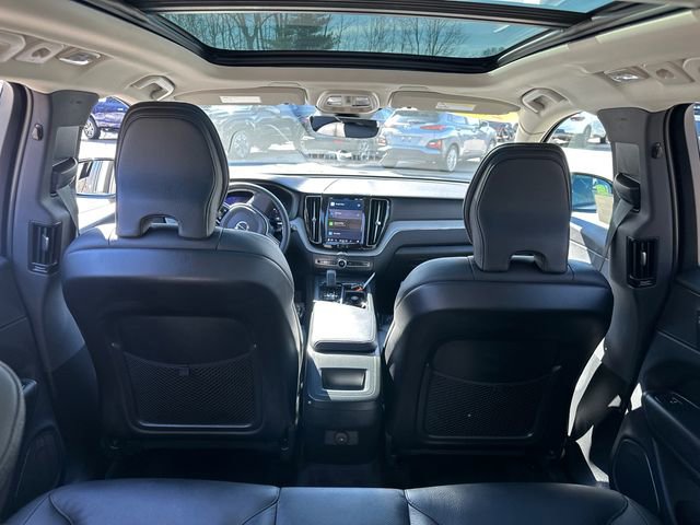 Used 2025 Volvo XC60 B5 Plus image 15