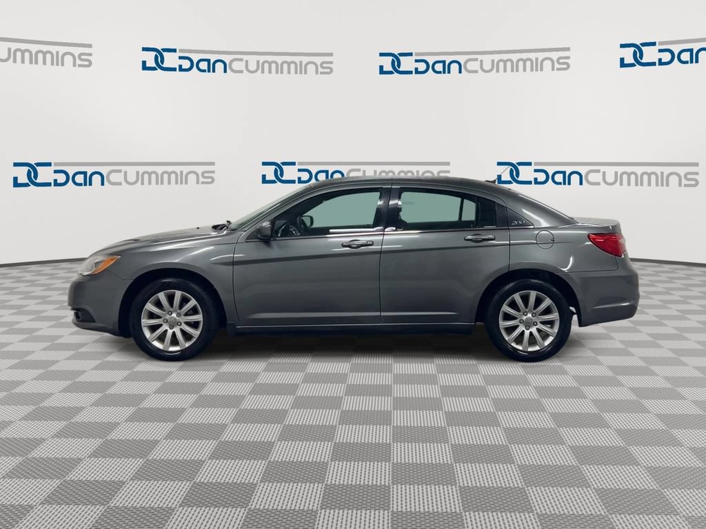 Used 2013 Chrysler 200 Touring FWD image 5