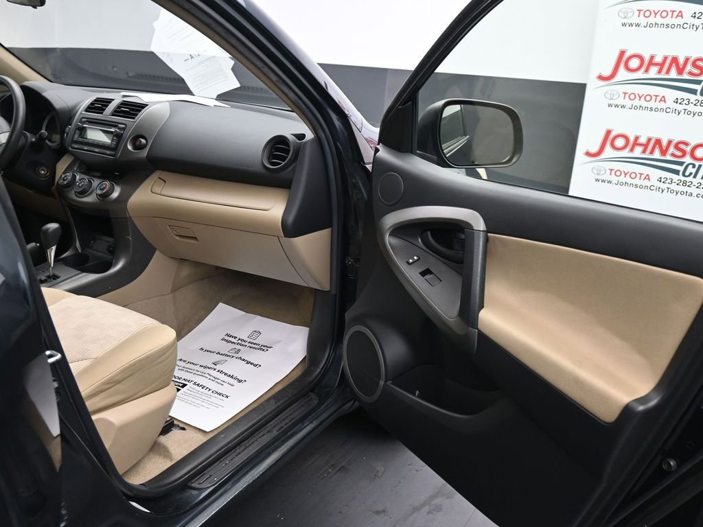 Used 2012 Toyota RAV4 4WD w/ Value Pkg image 12