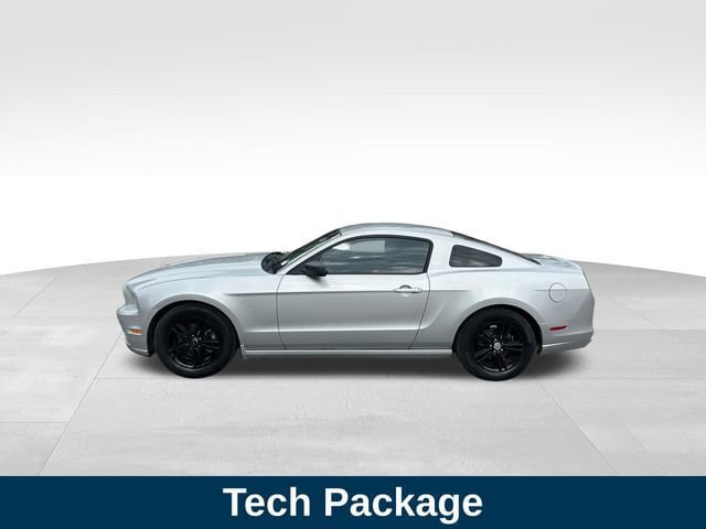 Used 2013 Ford Mustang Coupe RWD image 2