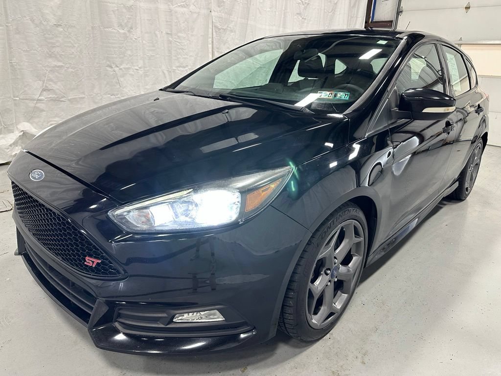 Used 2018 Ford Focus ST FWD image 3