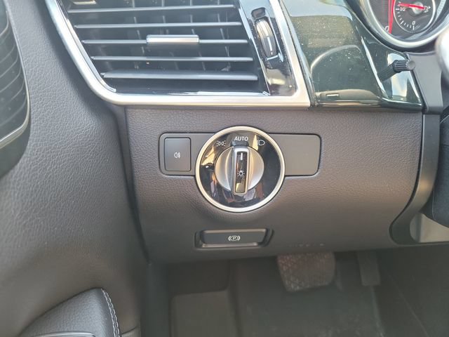 Used 2018 Mercedes-Benz GLE 350 4MATIC image 25