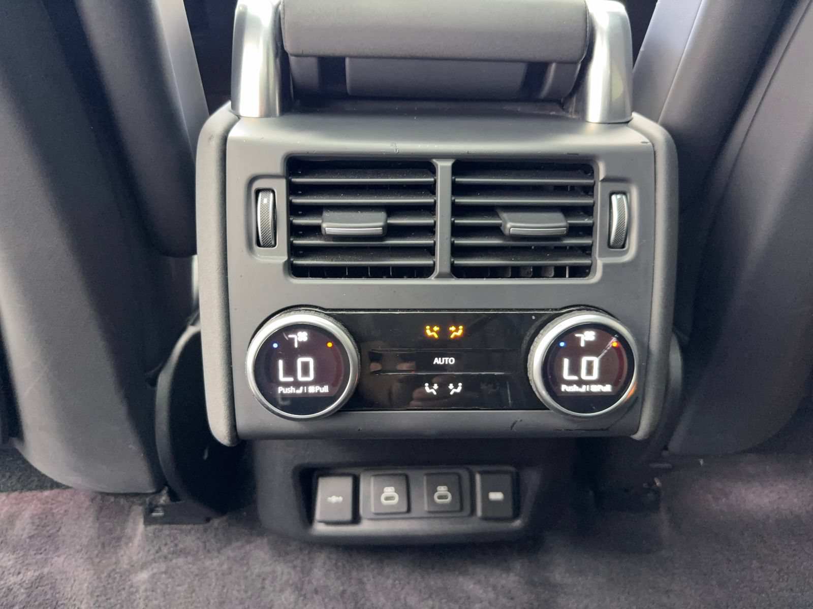 Used 2022 Land Rover Discovery HSE R-Dynamic AWD/4WD image 41