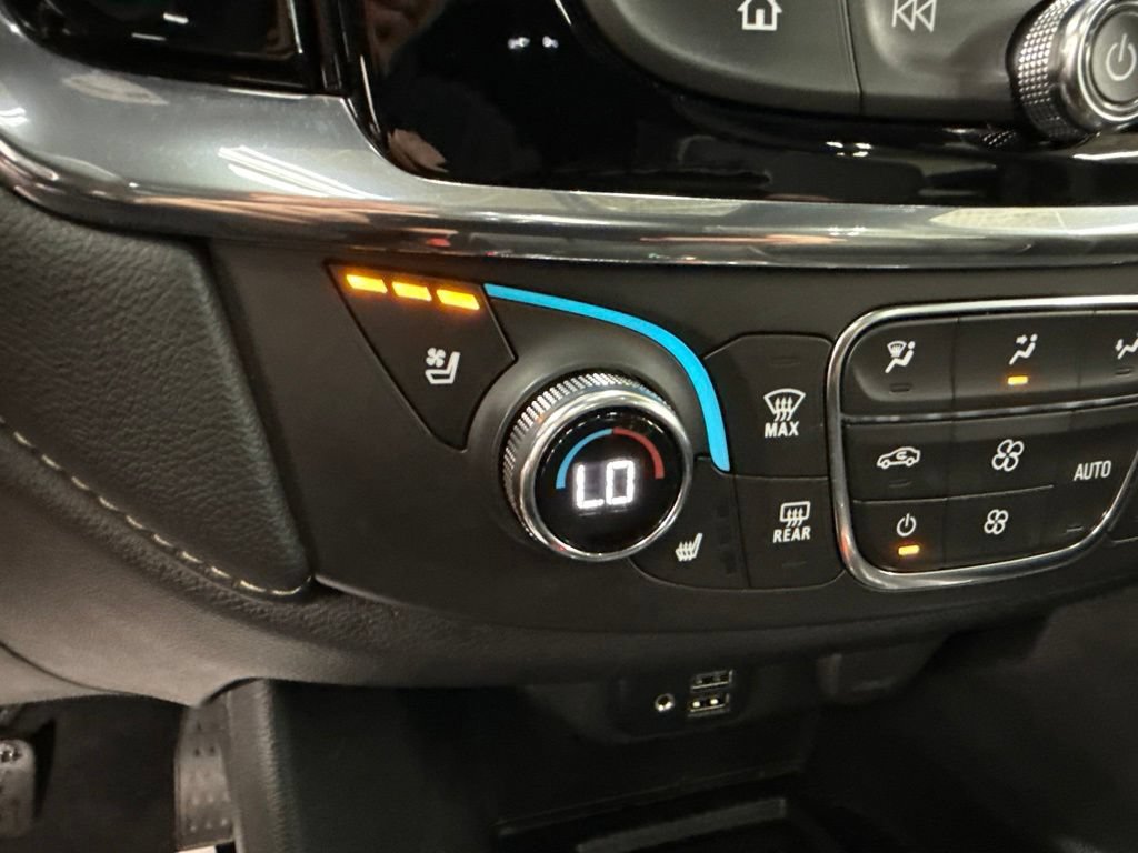 Used 2023 Chevrolet Traverse Premier AWD/4WD image 34