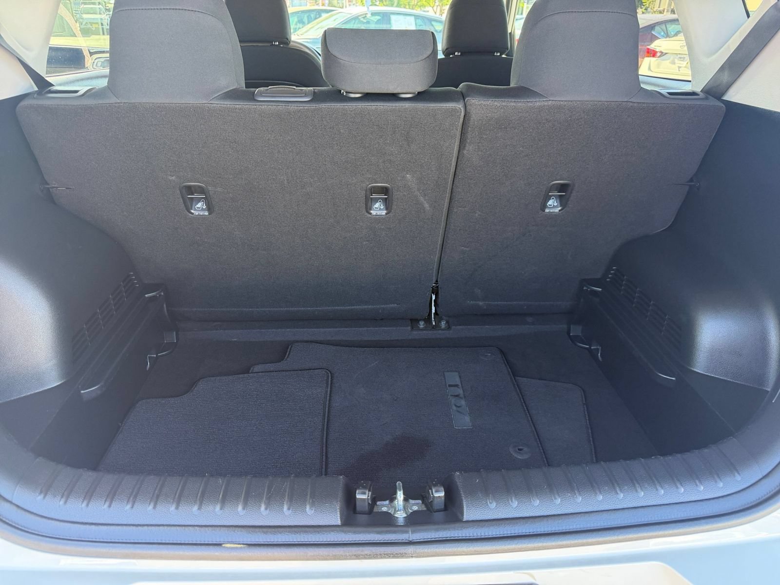 Used 2025 Kia Soul LX w/ LX Technology Package FWD image 30