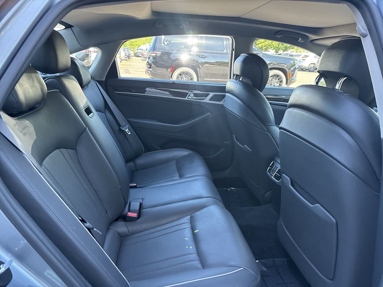 Used 2015 Hyundai Genesis 3.8 w/ Option Group 03 RWD image 6