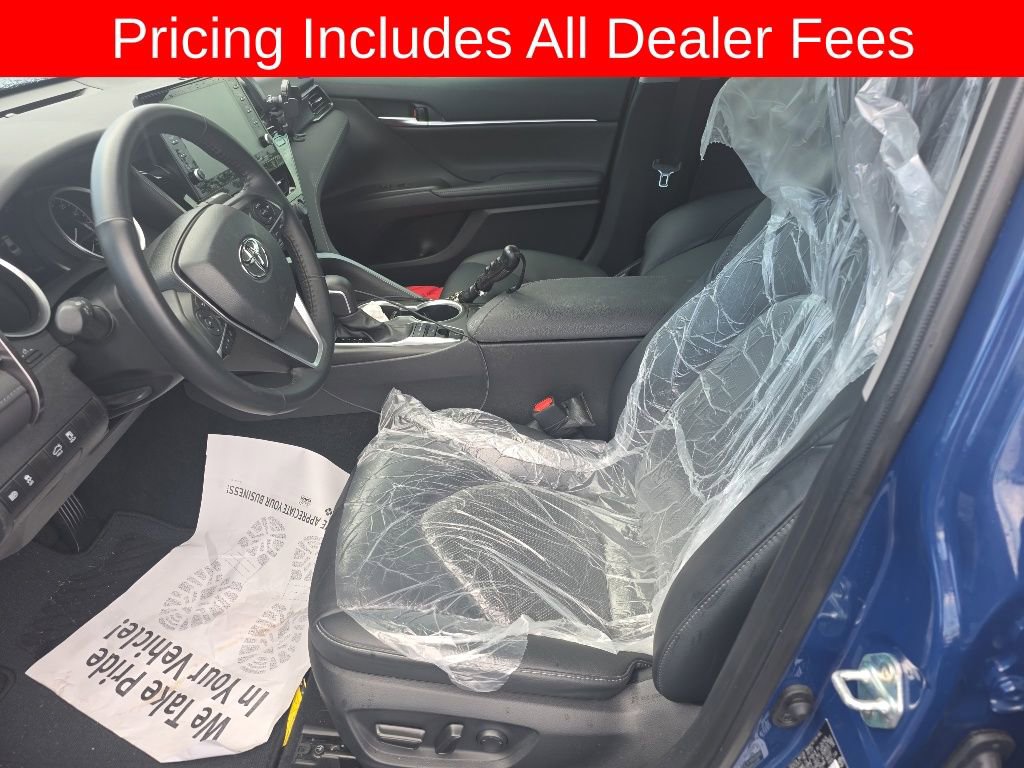 Used 2024 Toyota Camry XLE FWD image 9