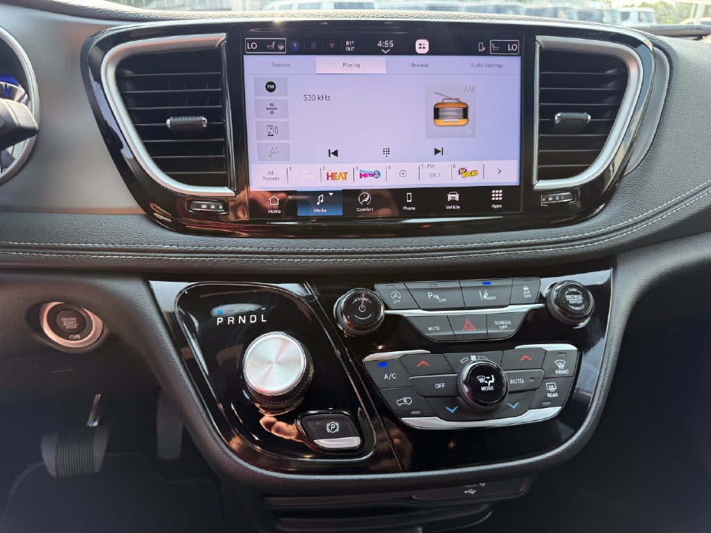 New 2027 Chrysler Pacifica Select FWD image 11