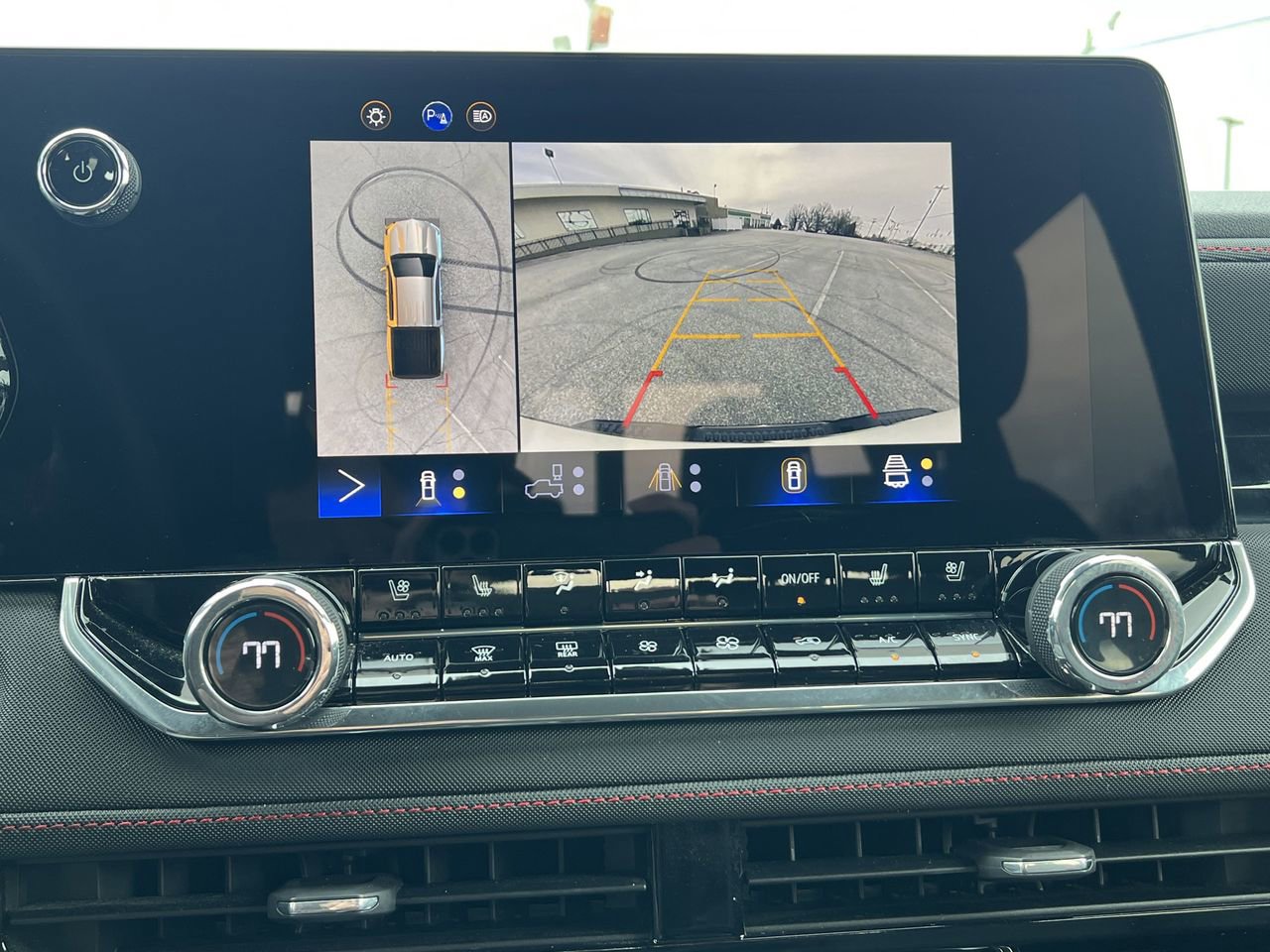 Used 2023 Chevrolet Colorado Z71 w/ Z71 Convenience Package 2 image 3