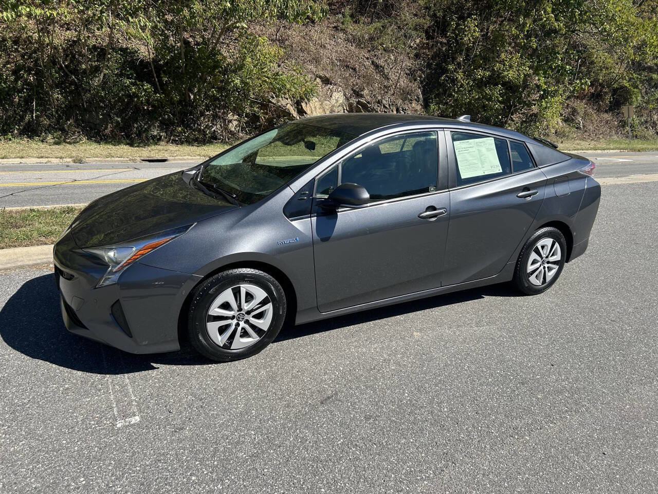 Used 2017 Toyota Prius Two image 3