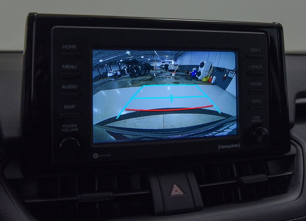 Used 2021 Toyota RAV4 LE image 17