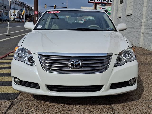Used 2009 Toyota Avalon XLS image 2
