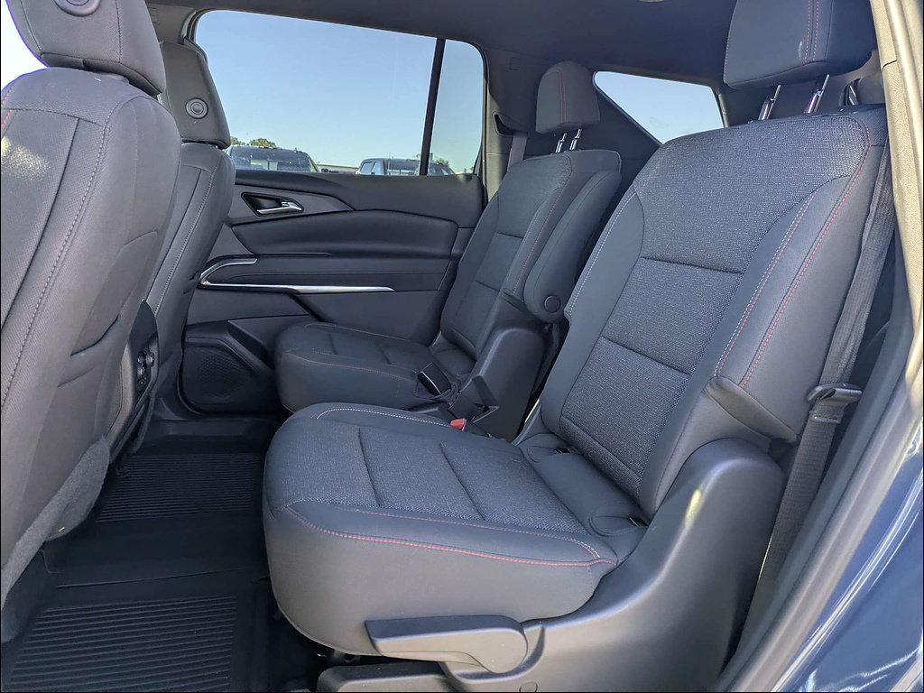 Used 2024 Chevrolet Traverse Z71 AWD/4WD image 14