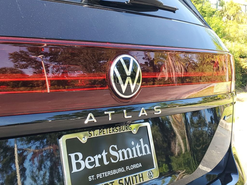 New 2026 Volkswagen Atlas Peak Edition image 5