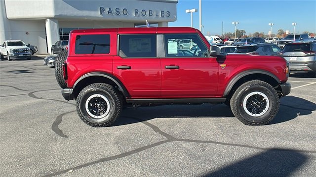 New 2025 Ford Bronco Badlands image 2