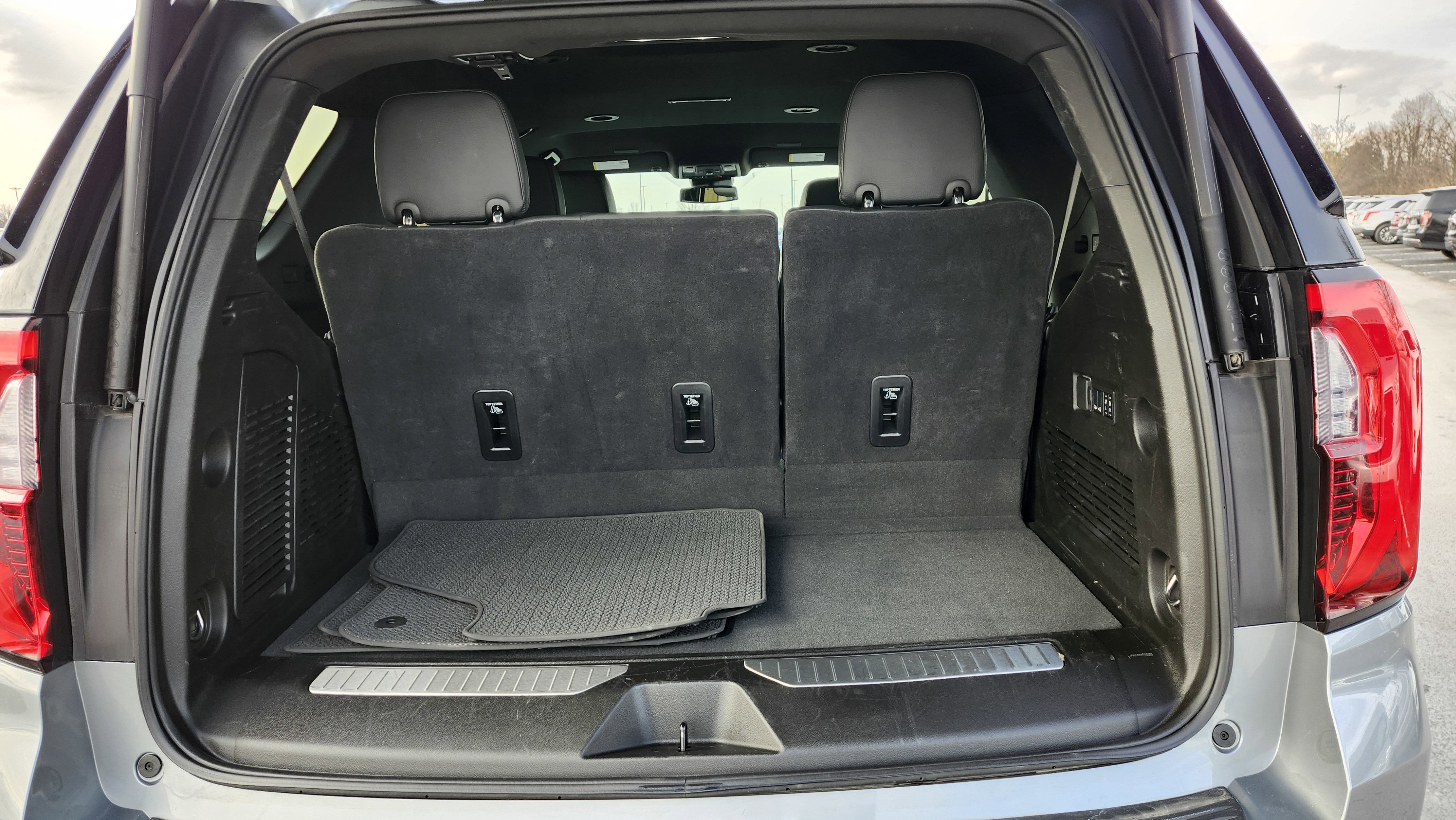 Used 2025 GMC Yukon Denali image 24