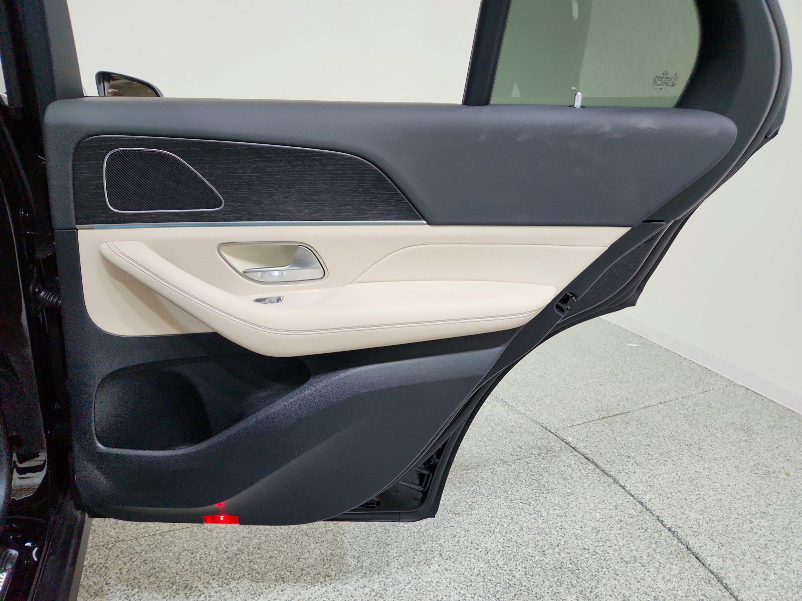 Certified 2025 Mercedes-Benz GLE 350 4MATIC image 34