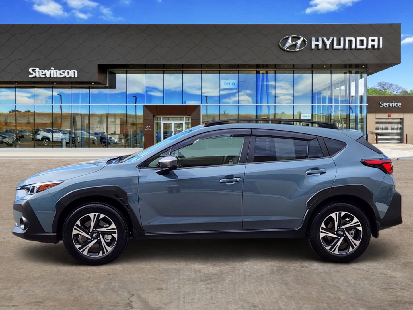 Used 2025 Subaru Crosstrek 2.0i Premium image 2